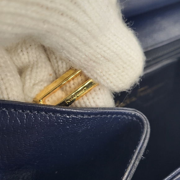 VTG RARE Salvatore Ferragamo Dark Blue Shoulder Bag E 213661 Made in Italy Snap - Picture 8 of 12